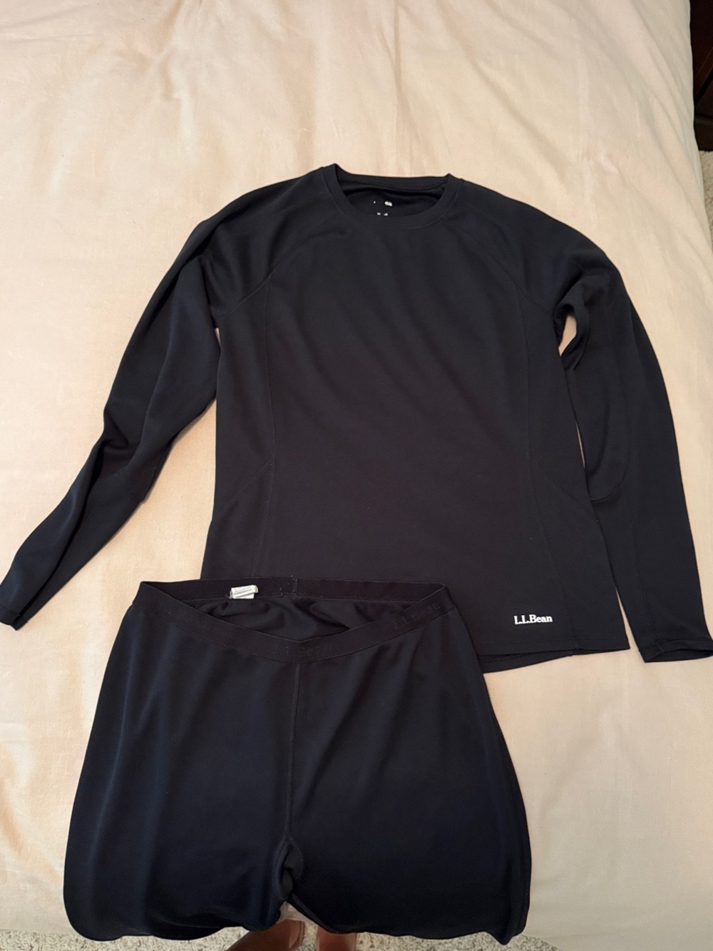 L.L. Bean women’s medium Black Crewneck Performance basethermals Top and pants